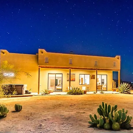 Desert Retreat W/ Spa+Views